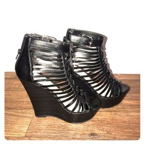 Just Fab scrappy wedges “Susie” size 7